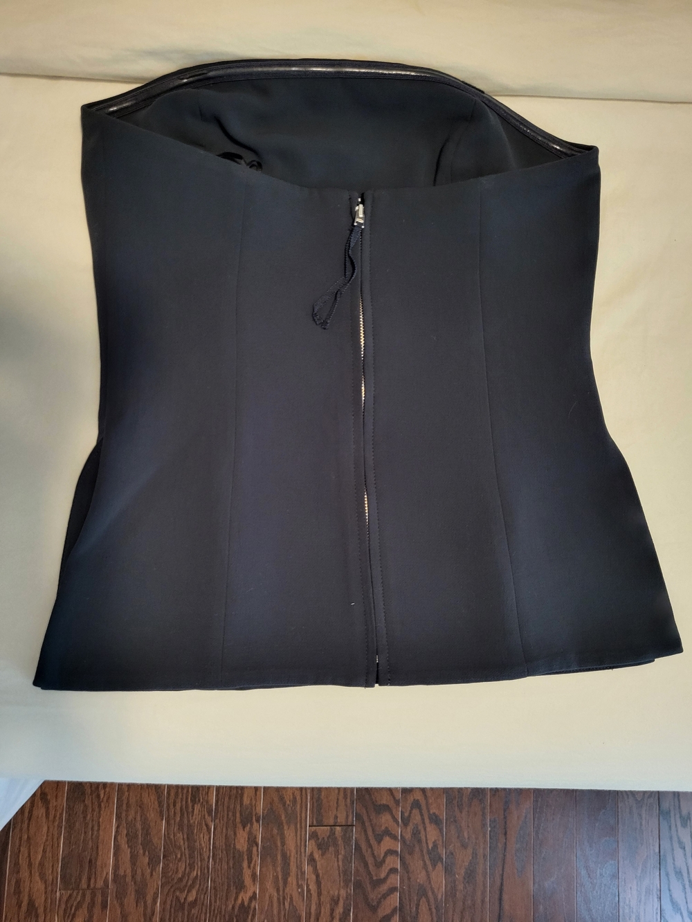 Aritzia NWT Strapless Posh Navy Peplum Top - Picture 14 of 15